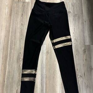 G By Gottex Size XS Black Leggings with gold inseam is 25